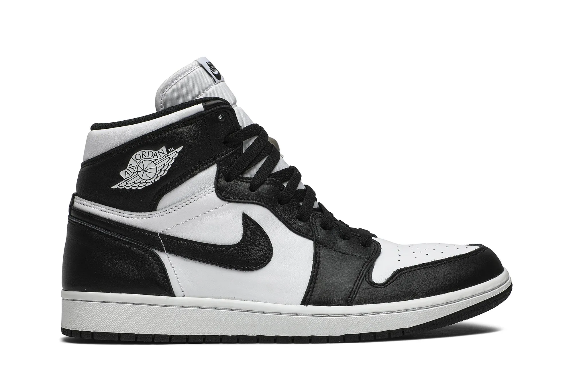 Air Jordan 1 Retro High OG 'Black White' 2014 Sneaker Style 555088-010
